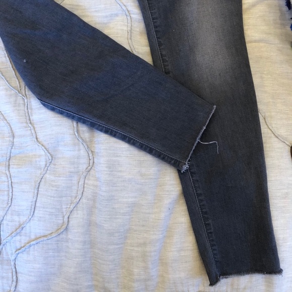 Mid rise joe’s jeans - Picture 6 of 6